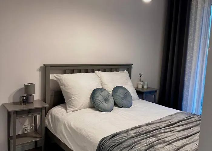 Apartment Wola Z Ogrodkiem