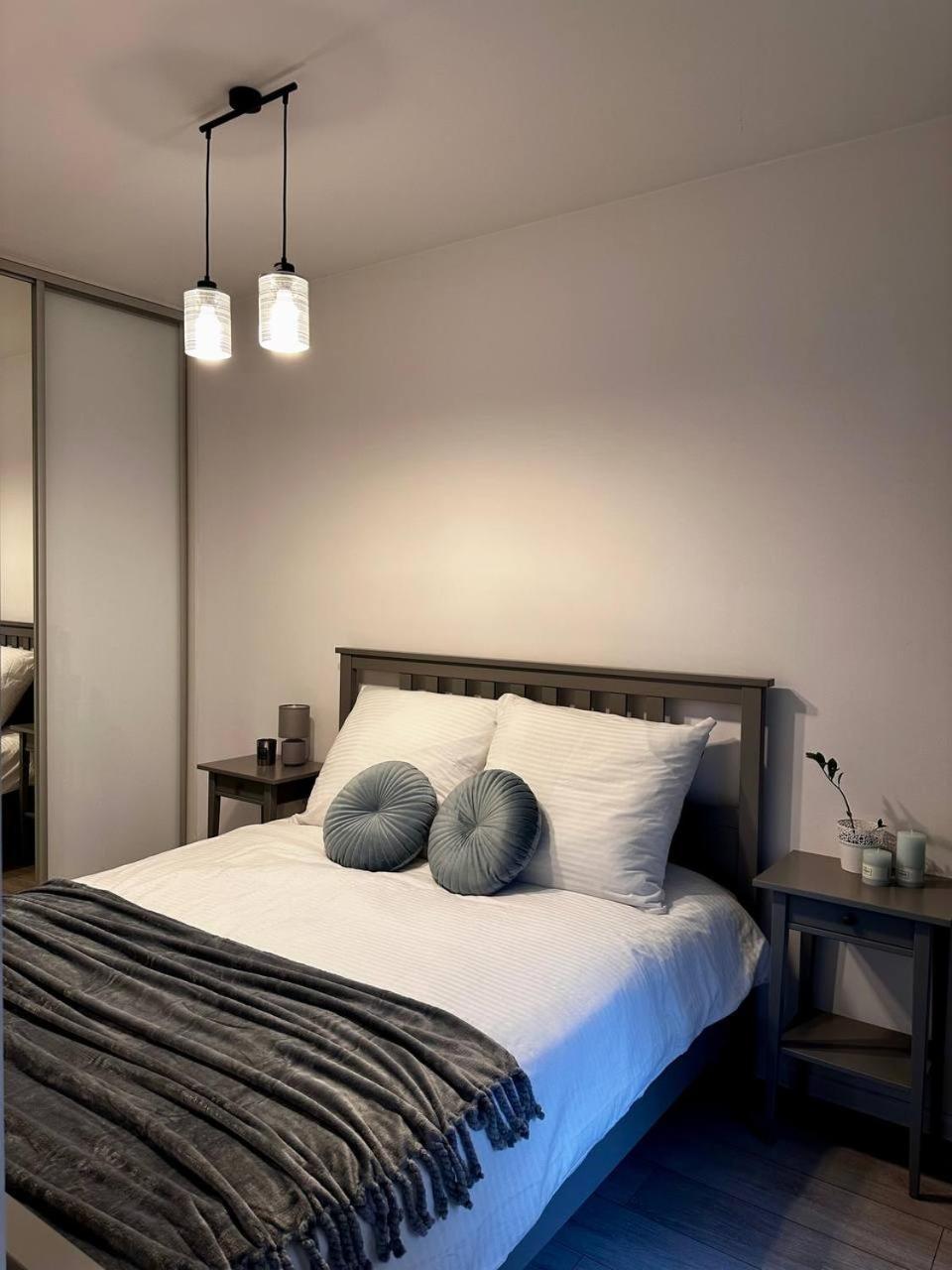 Wola Z Ogrodkiem Apartment *